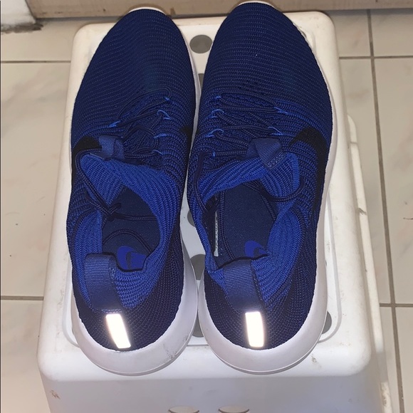 Nike Roshe Free Flyknit 2.0 - Picture 3 of 3